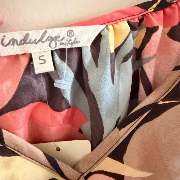 New! Indulge Tropical Print MIDI Dress - Picture 3 of 7